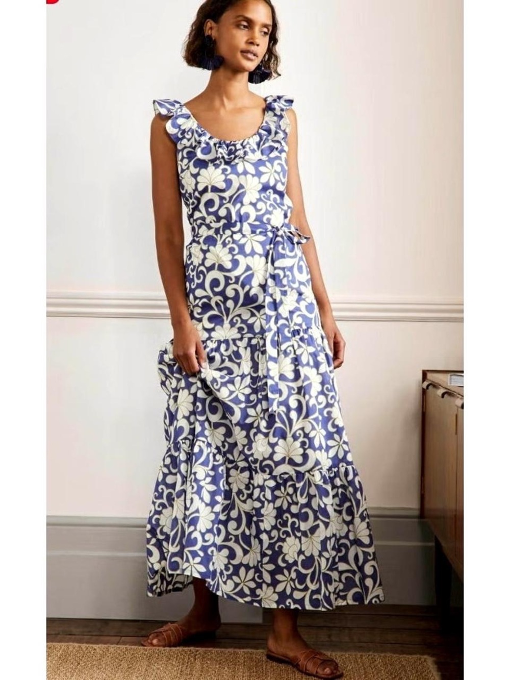BODEN Ruffle Scoop Neck Maxi Dress
Size 16/18 Ocean Blue Petal Print
